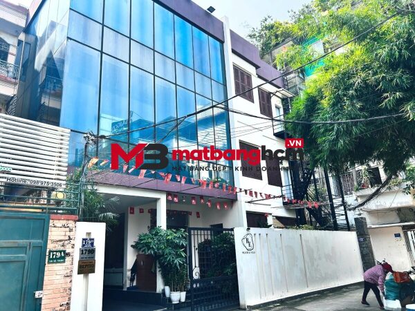 Cho thuê nhà đường Hai Bà Trưng Quận 3